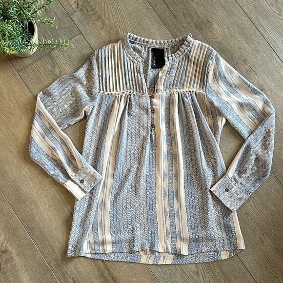 ANTHROPOLOGIE DOLAN ODESSA SHEER PEASANT BLOUSE SUPER LIGHT AND FLOWY SIZE SMALL - Picture 4 of 8